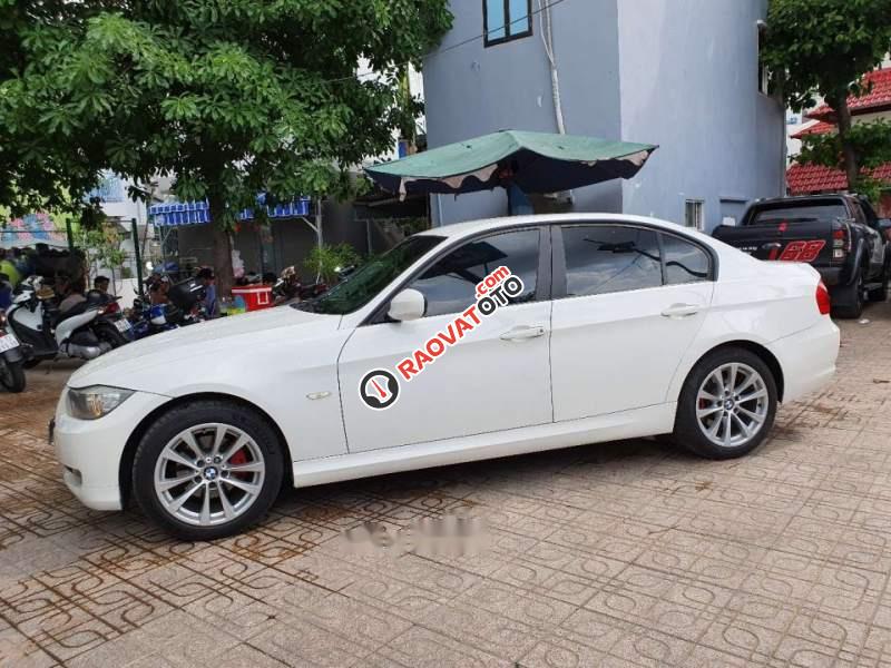Cần bán xe BMW 3 Series 320i 2011, màu trắng, nhập khẩu, giá 485tr-5