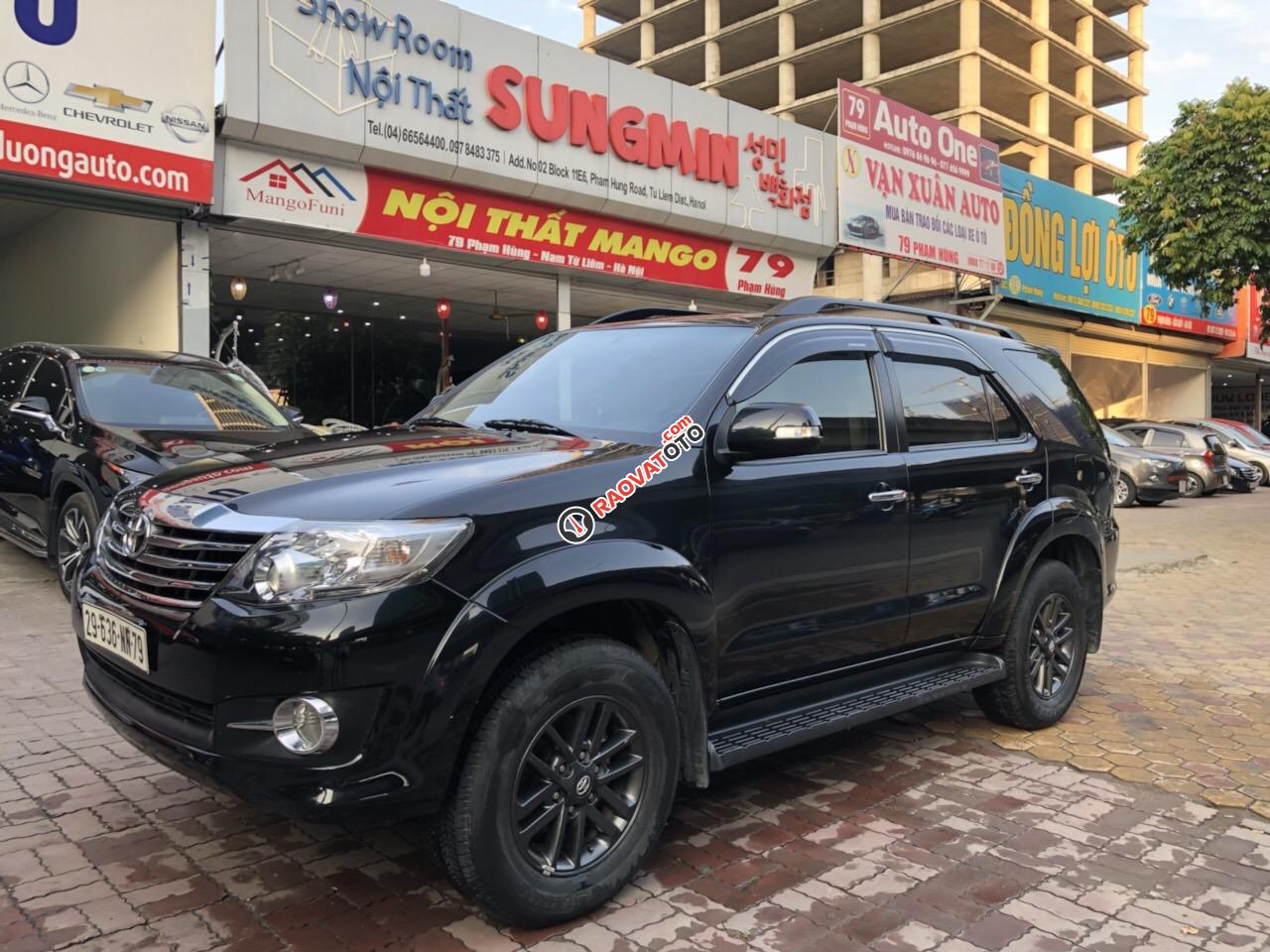 Cần bán Toyota Fortuner V sản xuất 2016, màu đen-5