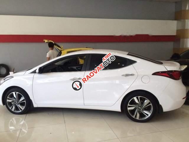 Bán xe Hyundai Elantra 1.6 AT năm 2015, màu trắng, nhập khẩu  -4