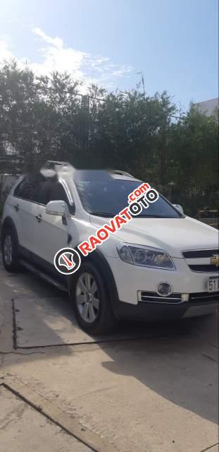 Bán Chevrolet Captiva LTZ đời 2011, màu trắng, xe còn mới -0