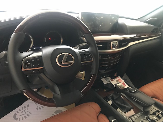 Giao ngay Lexus LX570 MBS 4 ghế massage, cửa hít mới 100% 2019 màu đen, nội thất nâu da bò-11