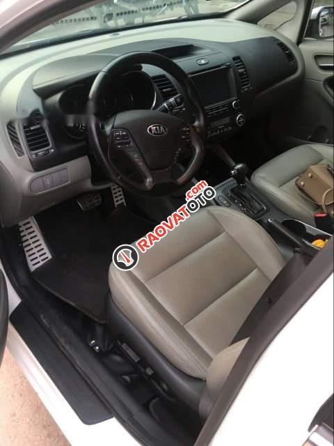 Bán Kia K3 AT năm 2016, màu trắng, cam kết chưa đâm đụng, ngập nước-2