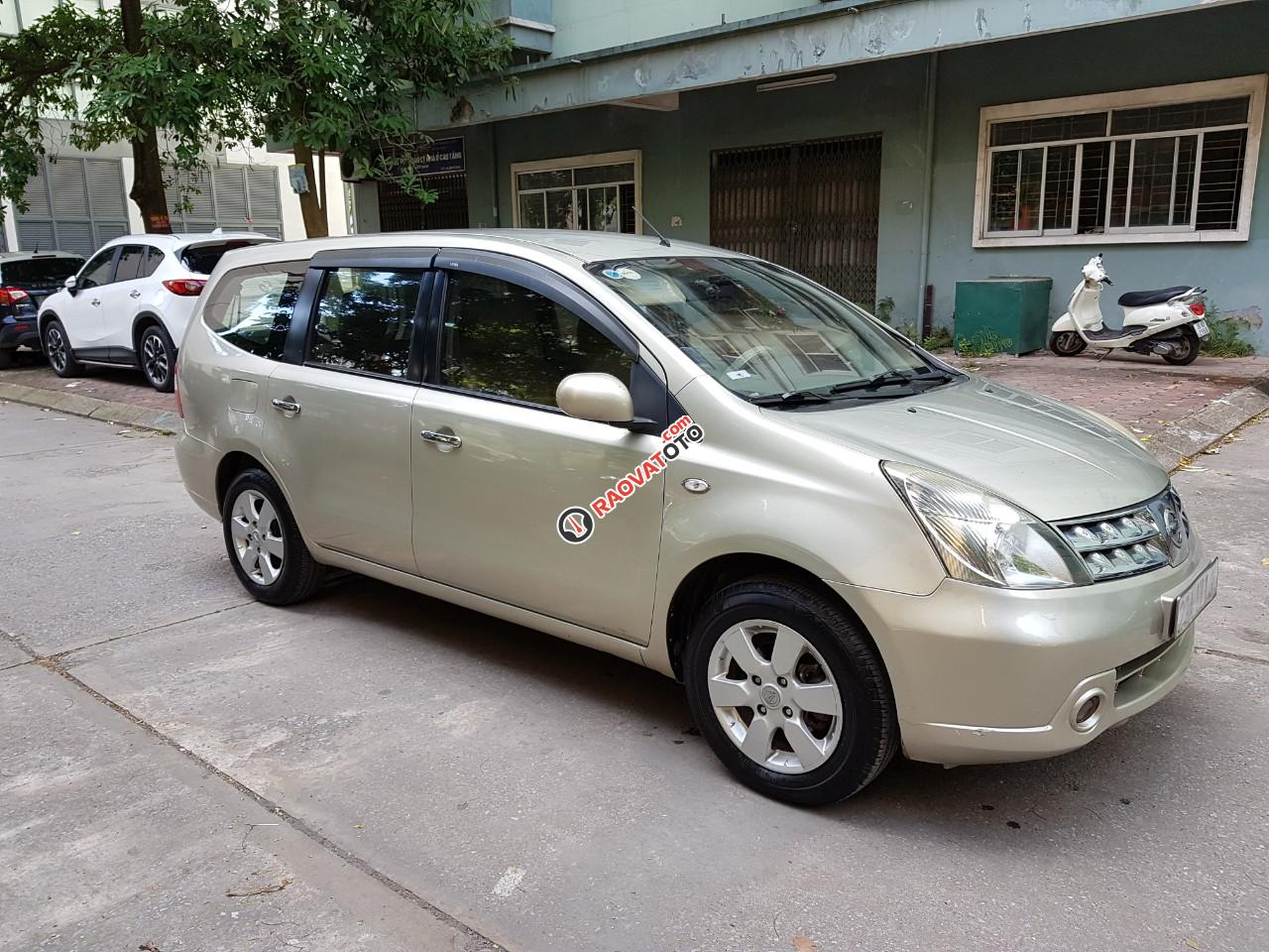 Cần bán Nissan Grand livina 1.8AT 2011, màu vàng, giá chỉ 350 triệu-5