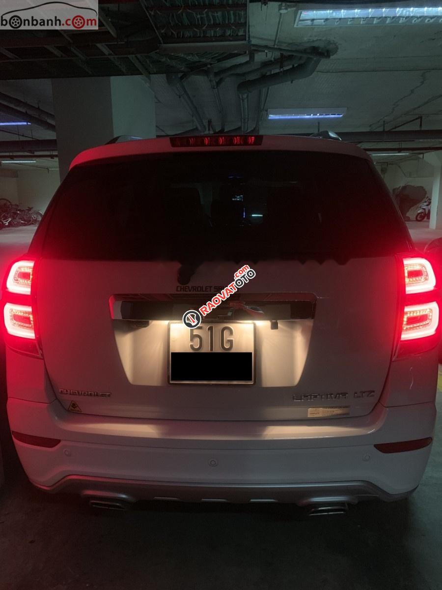 Cần bán lại xe Chevrolet Captiva Revv đời 2017, màu trắng chính chủ, giá tốt-3