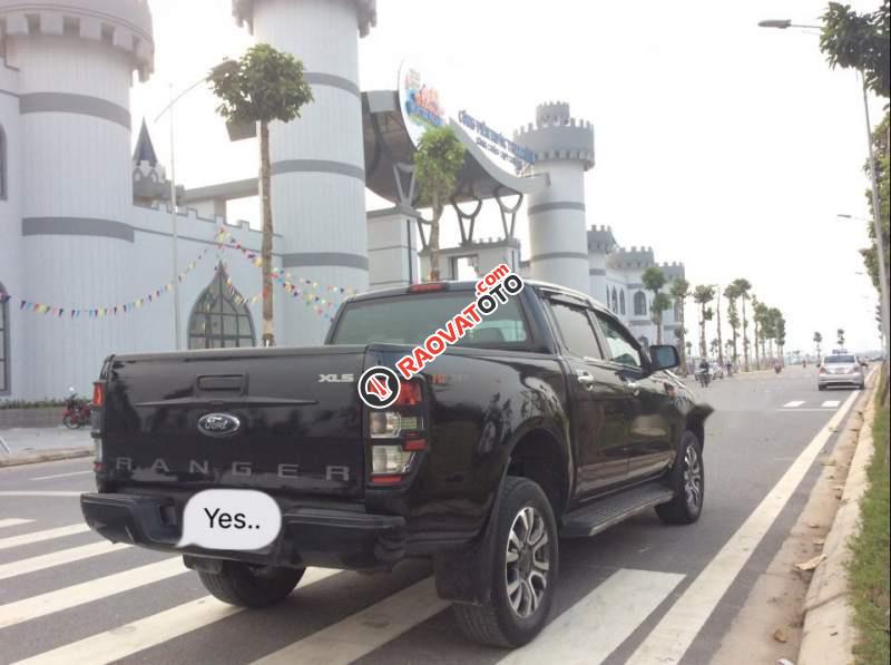 Cần bán lại xe Ford Ranger XLS 4x2 AT sản xuất năm 2017, màu đen, máy êm ổn định-1