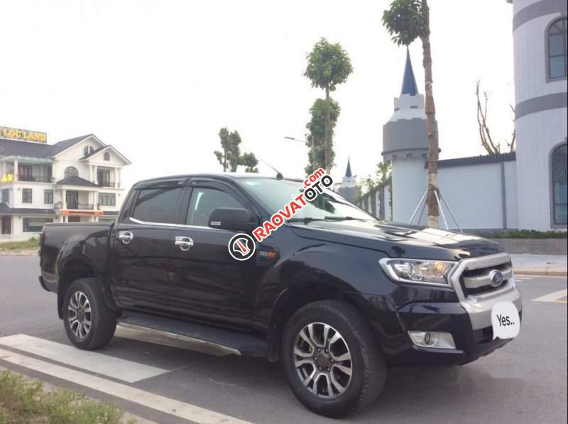 Cần bán lại xe Ford Ranger XLS 4x2 AT sản xuất năm 2017, màu đen, máy êm ổn định-3
