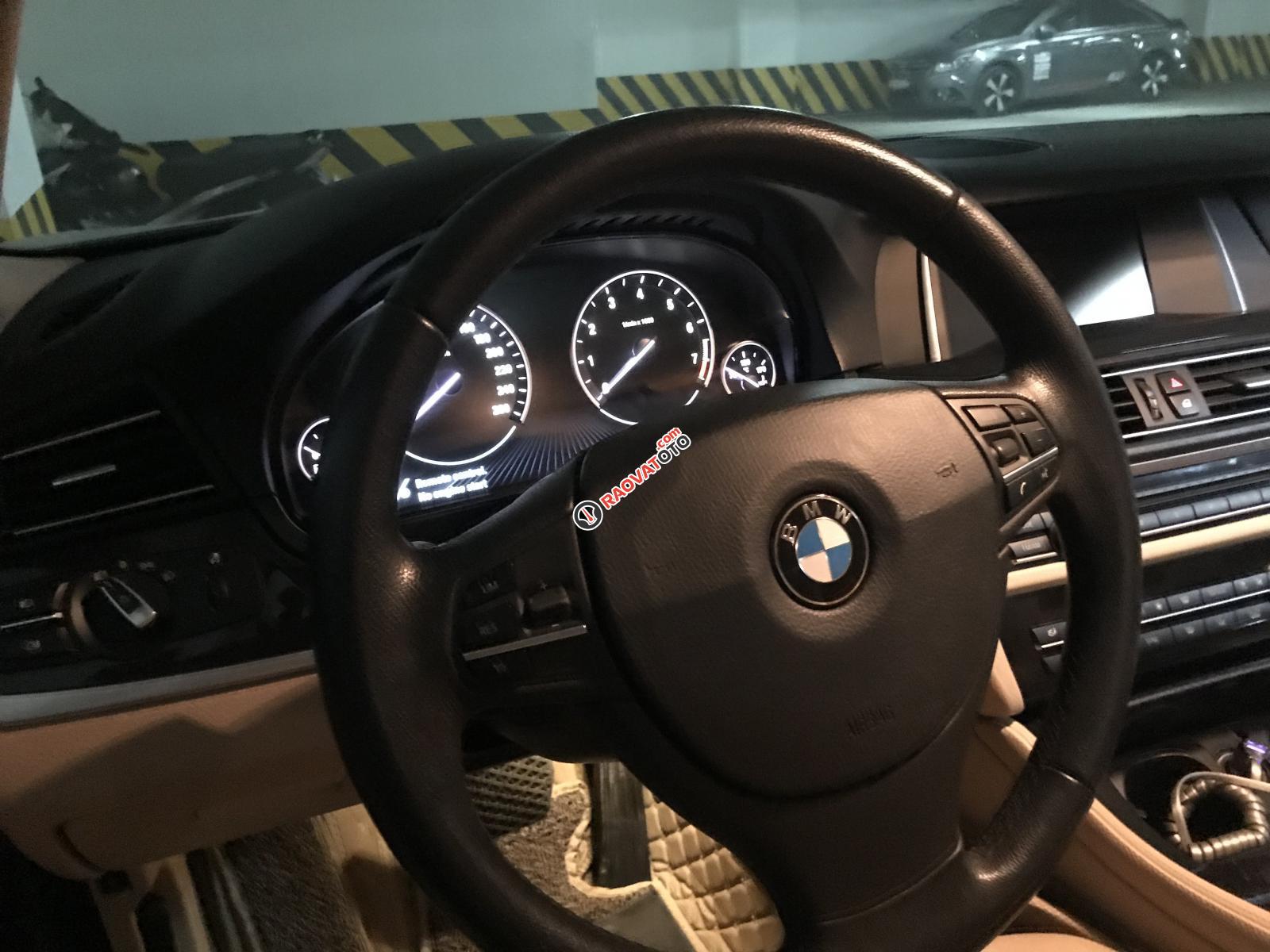 Cần bán xe BMW 5 Series sản xuất năm 2015, màu đen, xe nhập-5