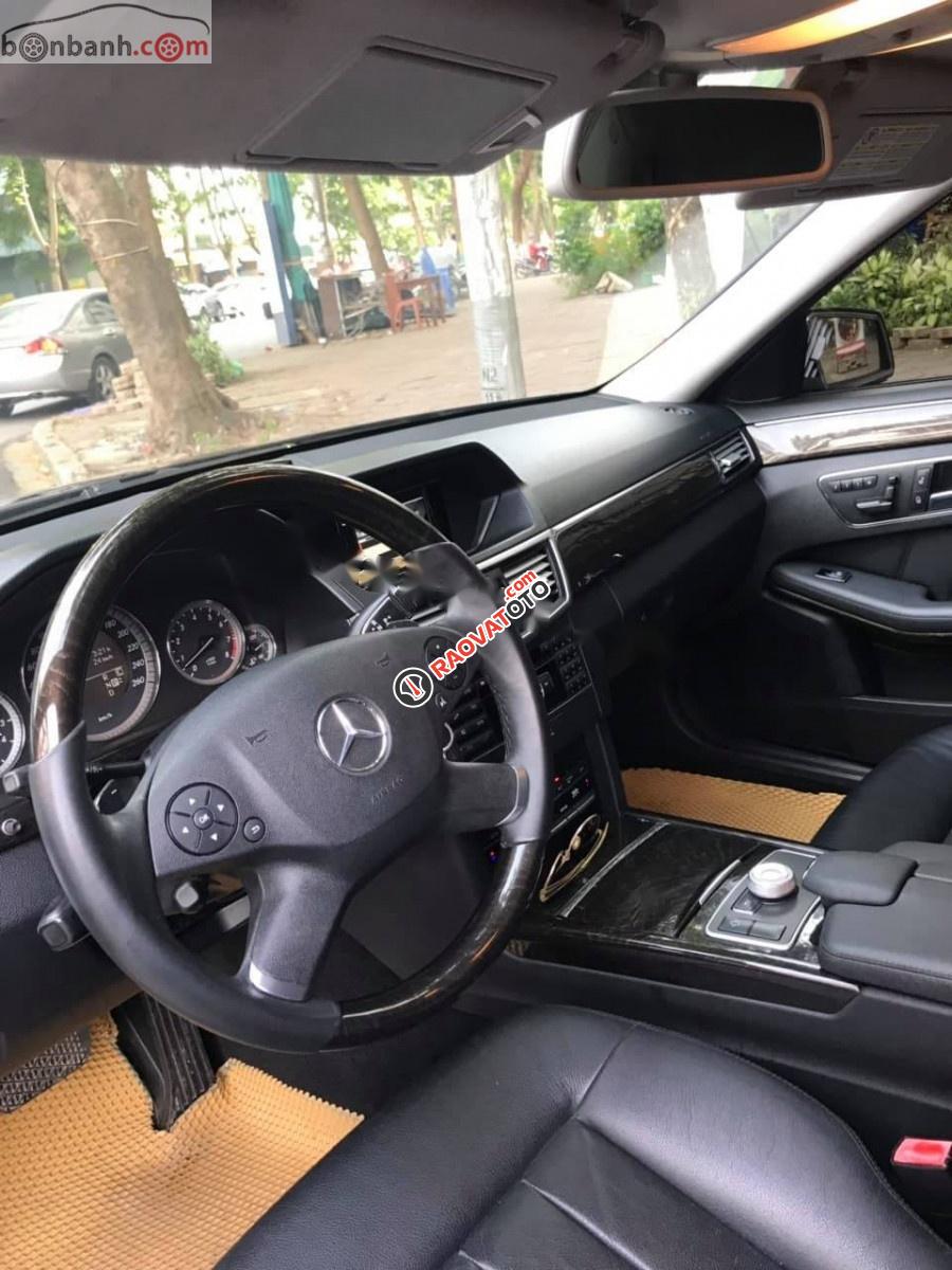 Cần bán xe Mercedes E300 sản xuất 2009, màu đen, giá chỉ 735 triệu-0