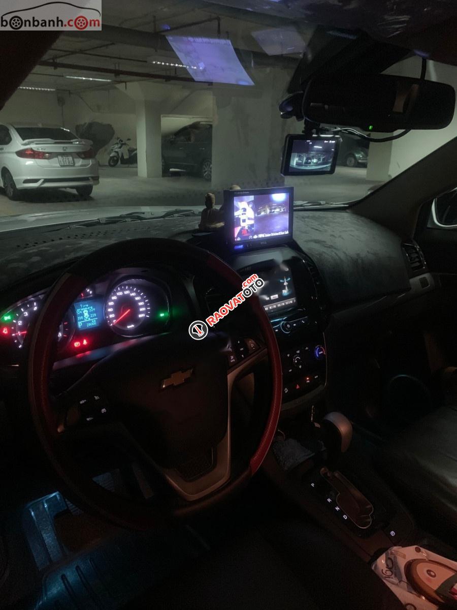 Cần bán lại xe Chevrolet Captiva Revv đời 2017, màu trắng chính chủ, giá tốt-2