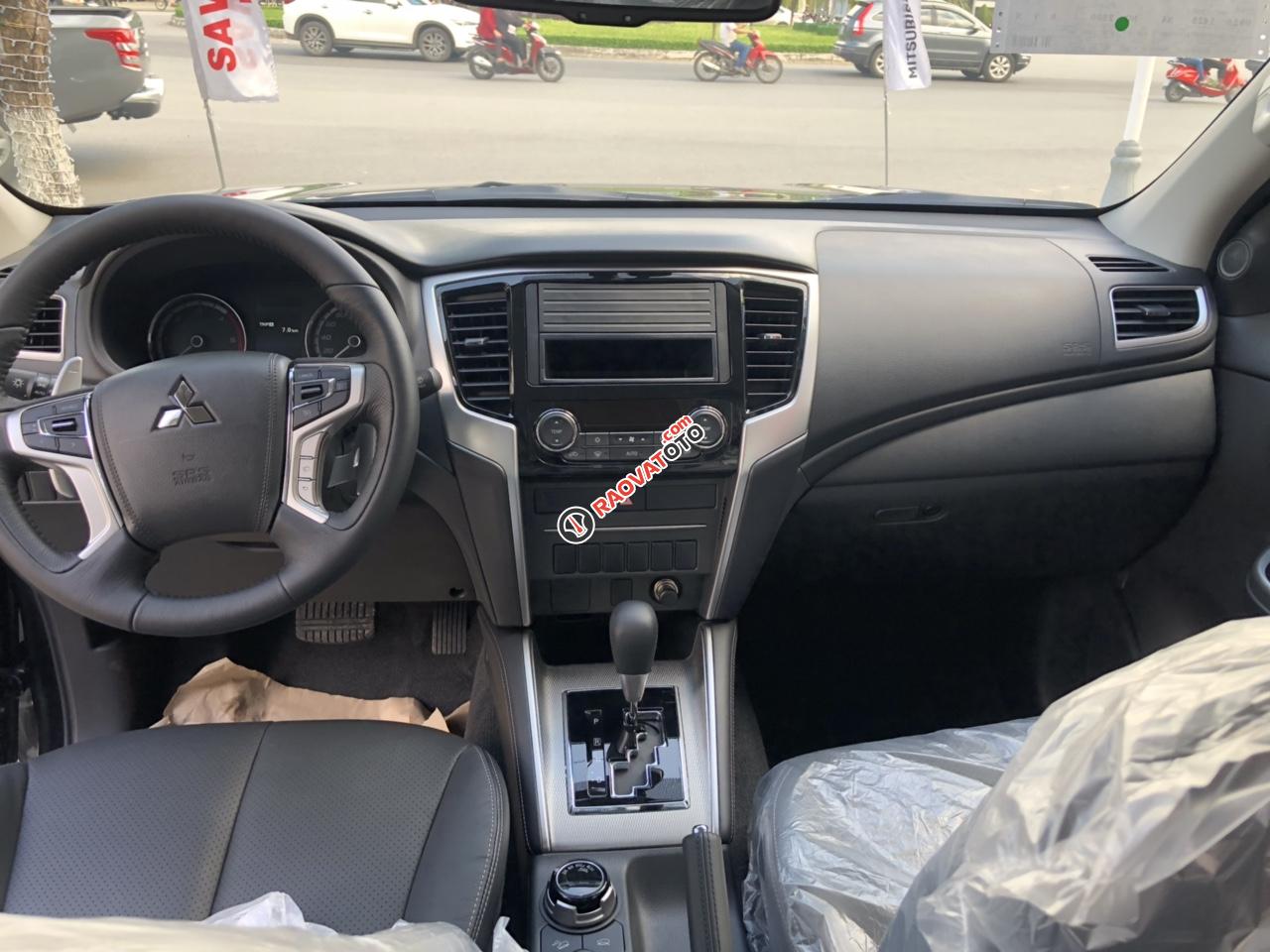 [Sốc] Mitsubishi Triton 2019 tặng combo nắp thùng + camera lùi, cho vay đến 80%. Gọi: 0905.91.01.99-8