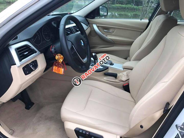 Bán BMW 3 Series 328i sản xuất năm 2013, màu trắng, nhập khẩu nguyên chiếc như mới, giá 939tr-9