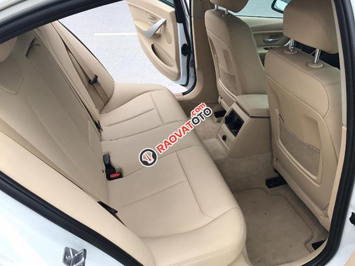 Bán BMW 3 Series 328i sản xuất năm 2013, màu trắng, nhập khẩu nguyên chiếc như mới, giá 939tr-1