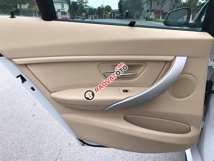Bán BMW 3 Series 328i sản xuất năm 2013, màu trắng, nhập khẩu nguyên chiếc như mới, giá 939tr-3