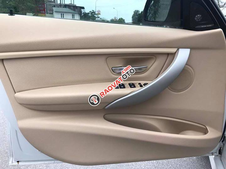 Bán BMW 3 Series 328i sản xuất năm 2013, màu trắng, nhập khẩu nguyên chiếc như mới, giá 939tr-4