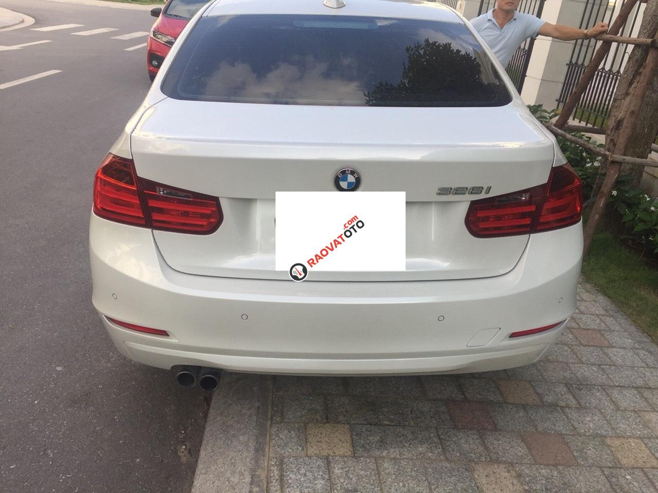 Bán BMW 3 Series 328i sản xuất năm 2013, màu trắng, nhập khẩu nguyên chiếc như mới, giá 939tr-0