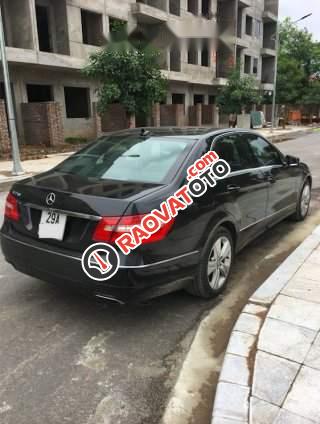 Bán xe Mercedes E250 sản xuất năm 2012, màu đen chính chủ-0