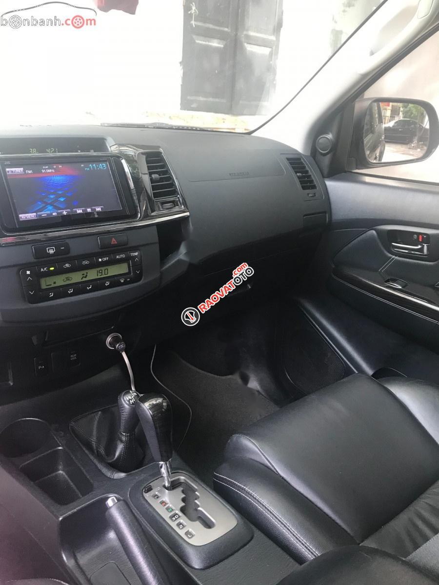 Bán lại xe Toyota Fortuner 4x4 AT đời 2015, màu đen-3