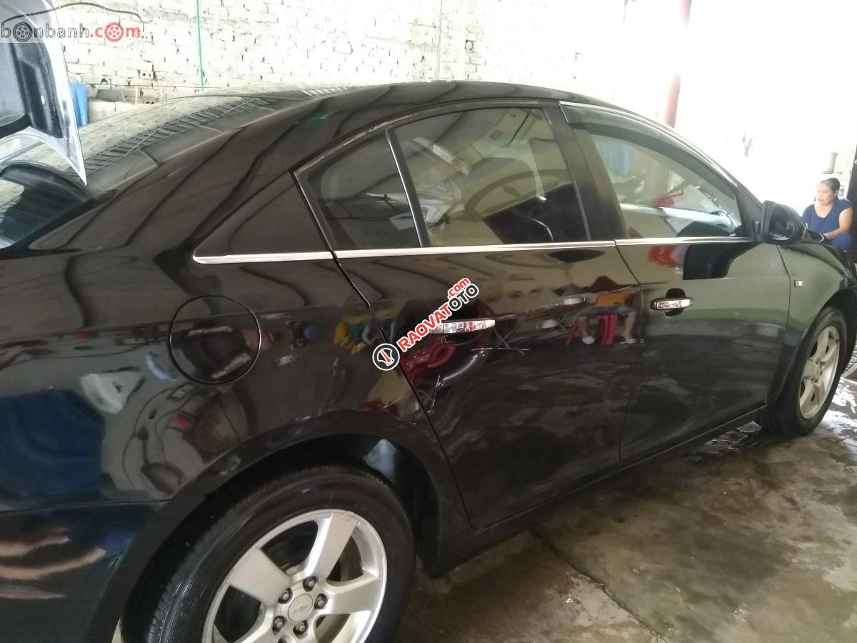 Bán Chevrolet Cruze LS 1.6MT đời 2012, màu đen, giá 305tr-5