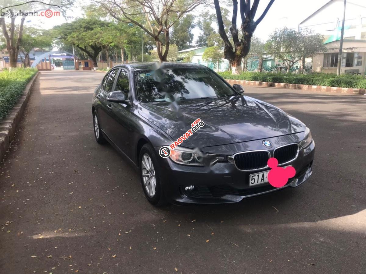 Gia đình cần bán BMW 320i, xe còn rất đẹp-2