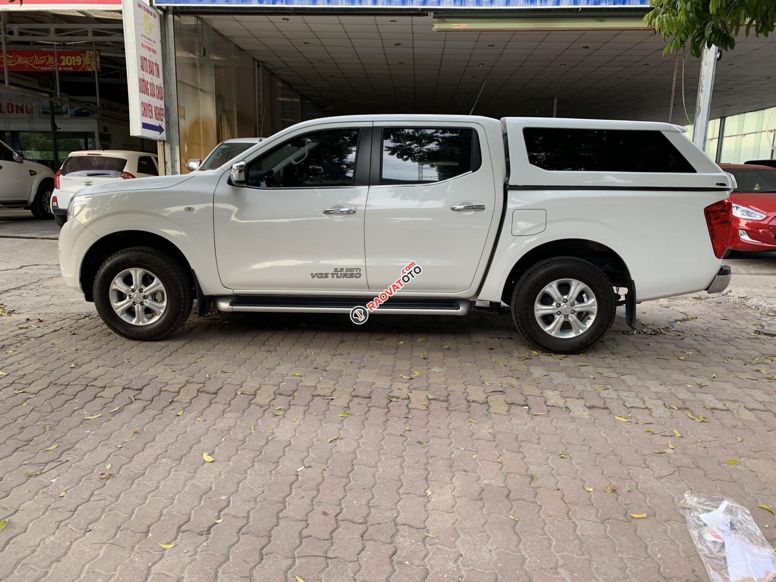 Bán Nissan Navara E 2017, mầu trắng, nhập khẩu. Liên hệ ngay để được giá tốt nhất 0989321111-7