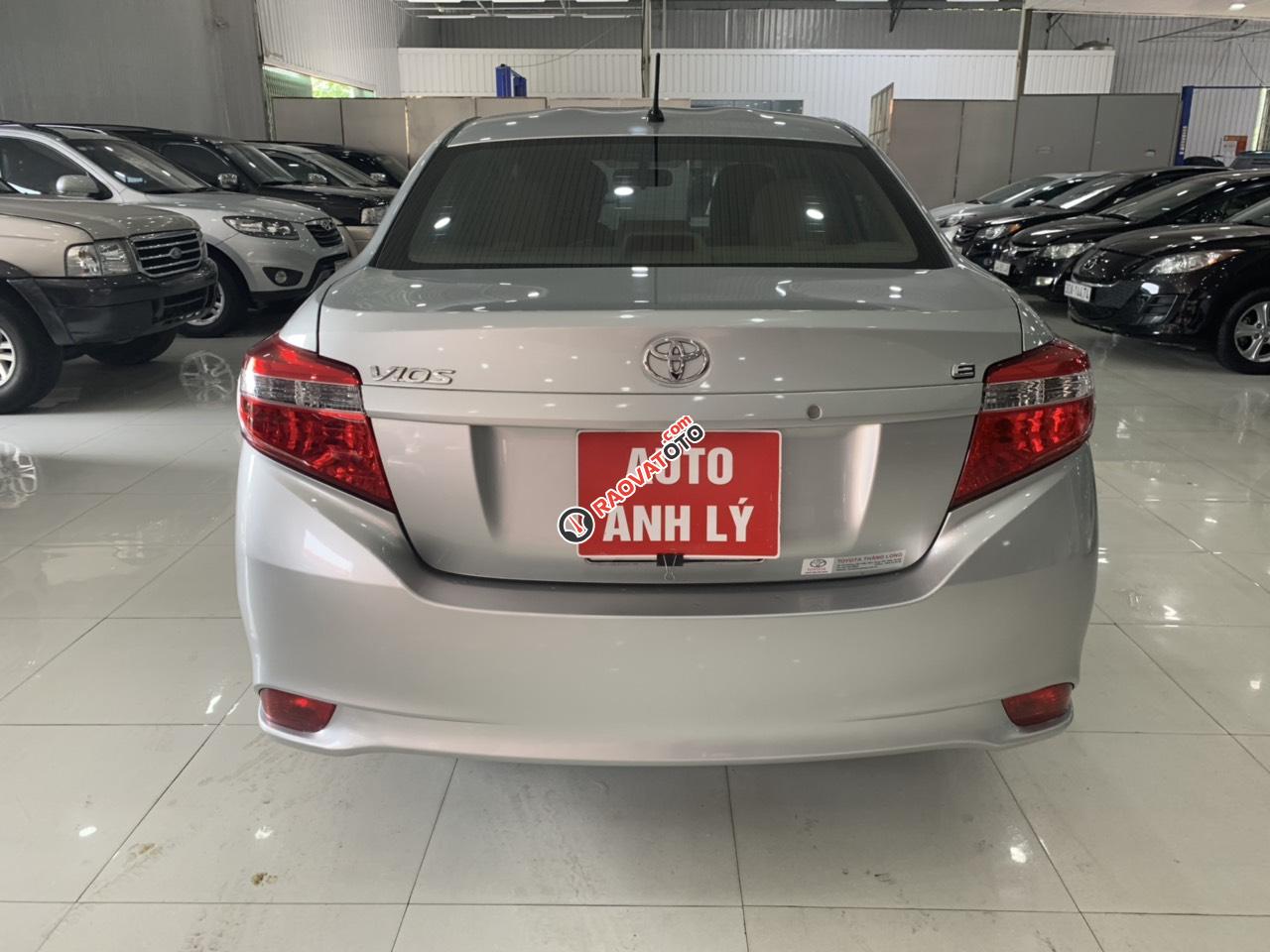 Bán xe Toyota Vios năm 2018, màu bạc-5