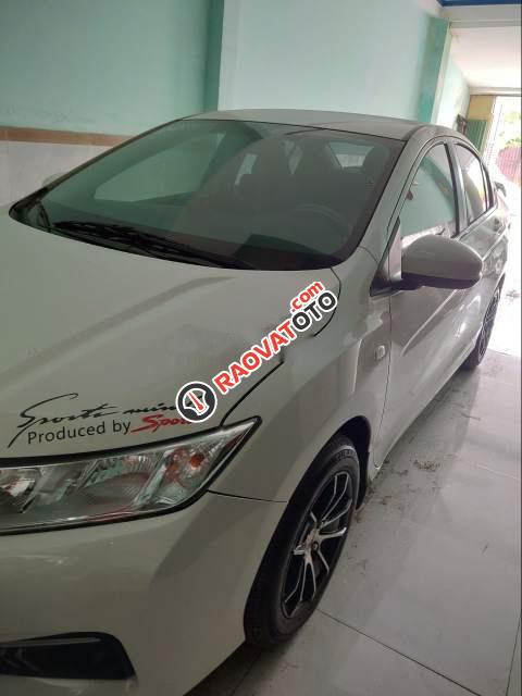 Bán Honda City 1.5MT 2015 màu trắng, số sàn, đi 14000km, xe gia đình ít sử dụng-1
