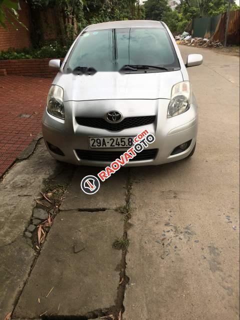 Cần bán gấp Toyota Yaris AT đời 2011, màu bạc, nhập khẩu, xe đi rất tốt và bền-1