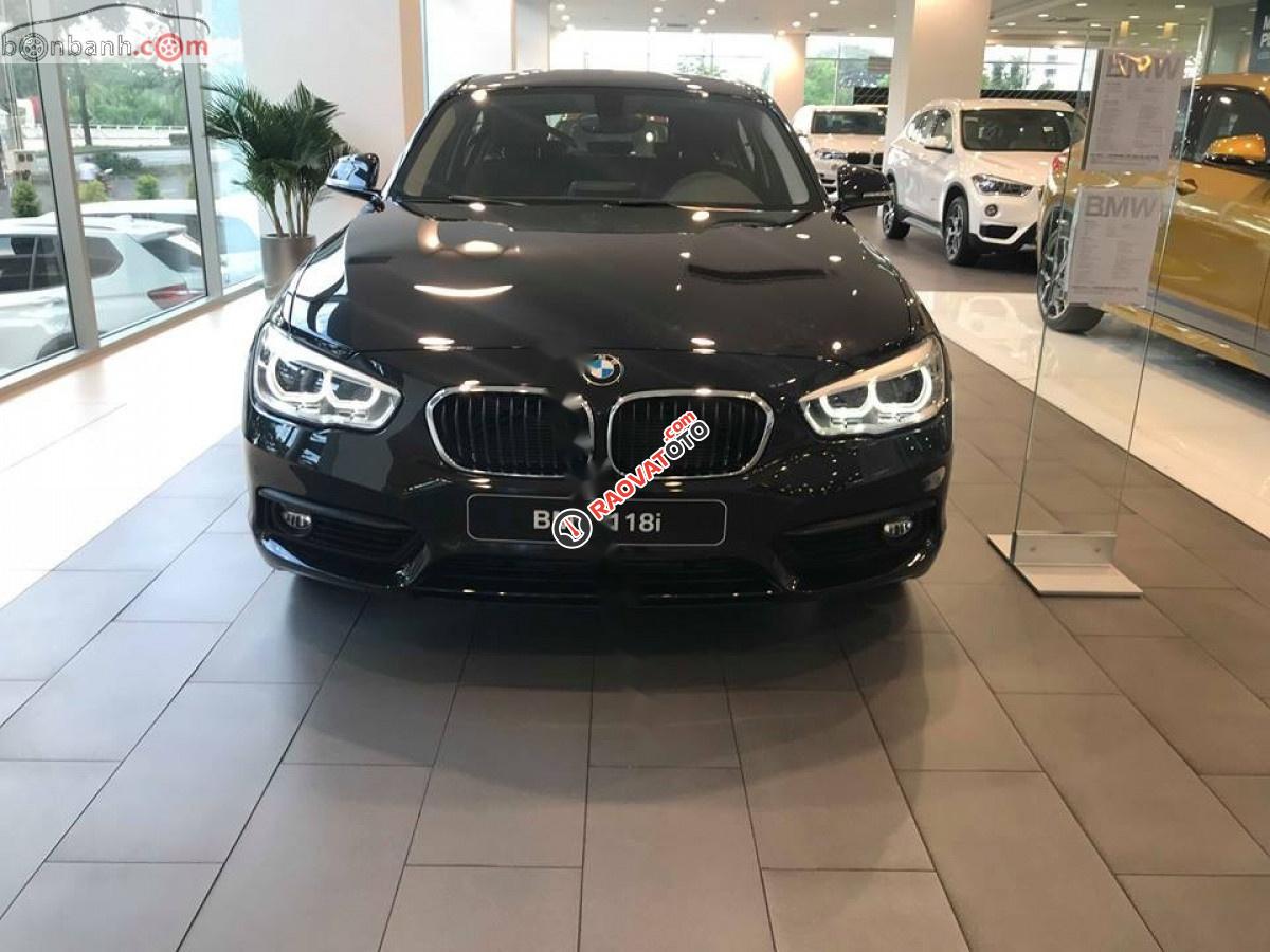 Bán BMW 1 Series 118i 2018, màu đen, giá tốt bất ngờ-7