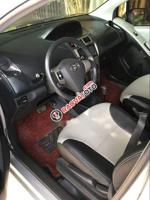 Cần bán gấp Toyota Yaris AT đời 2011, màu bạc, nhập khẩu, xe đi rất tốt và bền-3