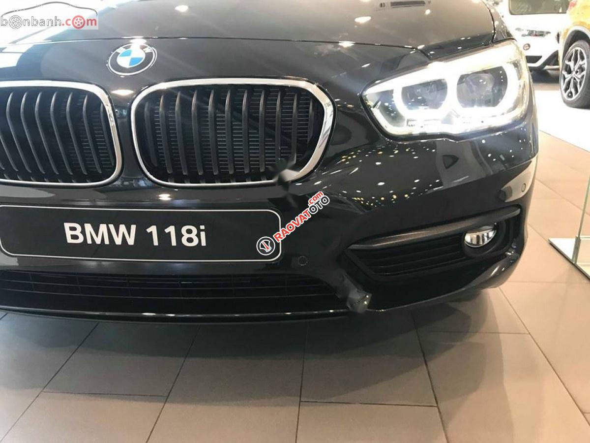 Bán BMW 1 Series 118i 2018, màu đen, giá tốt bất ngờ-2