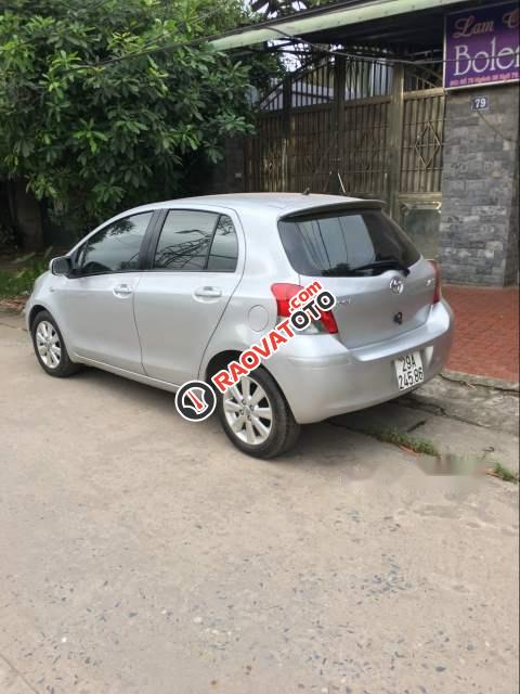 Cần bán gấp Toyota Yaris AT đời 2011, màu bạc, nhập khẩu, xe đi rất tốt và bền-2