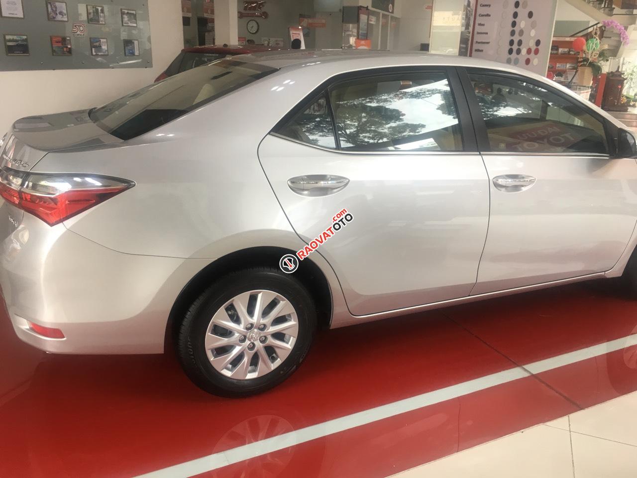 Bán xe Toyota Corolla altis 1.8 CVT 2019, màu bạc- tặng 50% thuế trước bạ-4