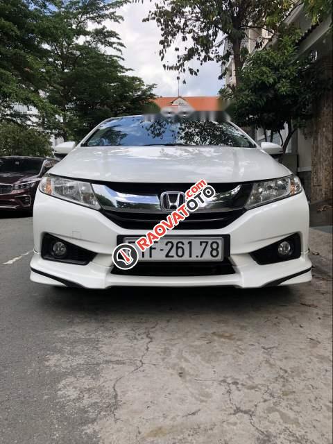 Bán chiếc xe Honda City 2015 màu trắng, số tự động-0