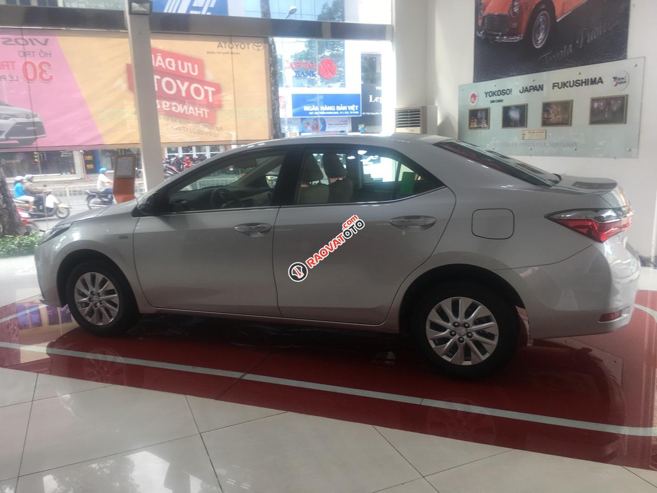 Bán xe Toyota Corolla altis 1.8 CVT 2019, màu bạc- tặng 50% thuế trước bạ-1