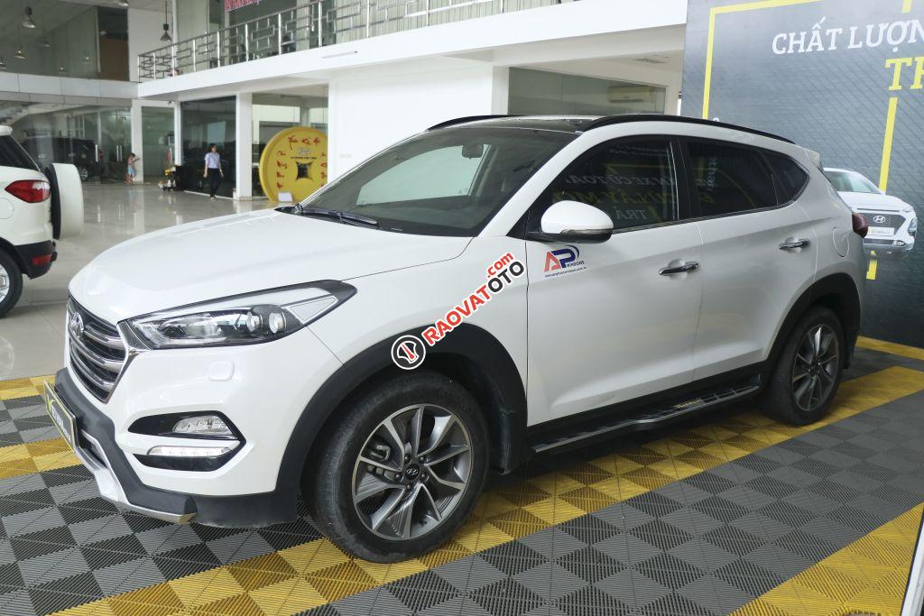 Cần bán xe Hyundai Tucson 2.0AT 2WD sản xuất 2018, màu trắng-0