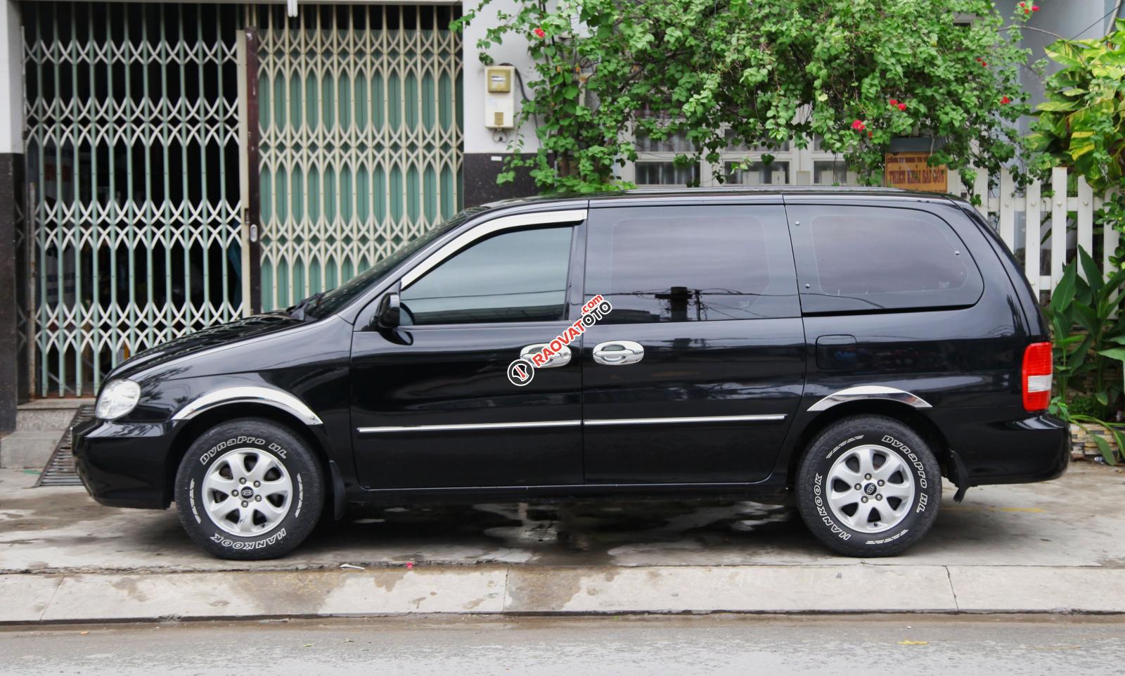 Cần bán Kia Carnival GS sản xuất 2008, màu đen-1