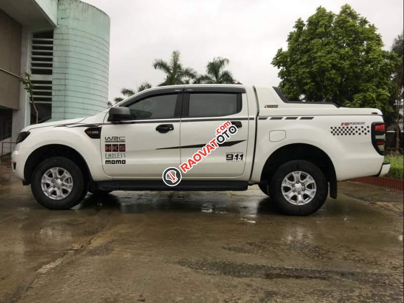 Chính chủ bán Ford Ranger AT 2017, màu trắng, nhập khẩu nguyên chiếc-2