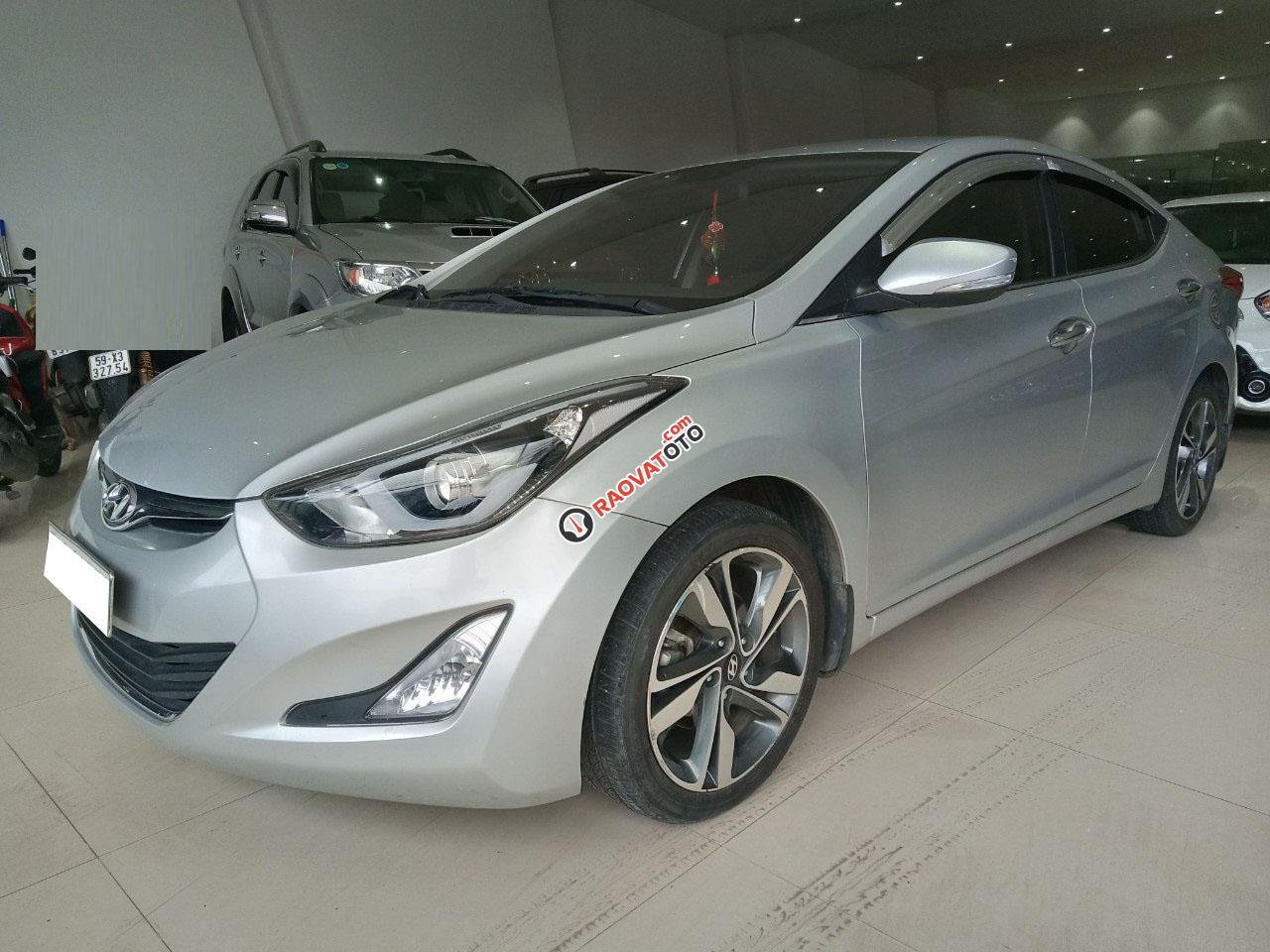 Cần bán Hyundai Elantra sản xuất 2015, màu xám, xe nhập giá 520 triệu-2