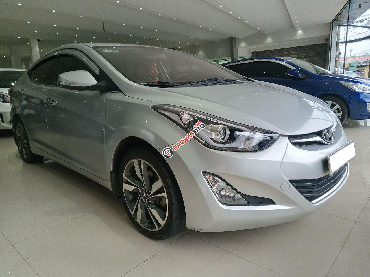 Cần bán Hyundai Elantra sản xuất 2015, màu xám, xe nhập giá 520 triệu-3