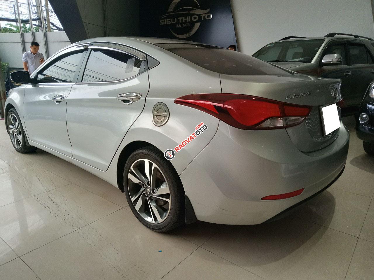 Cần bán Hyundai Elantra sản xuất 2015, màu xám, xe nhập giá 520 triệu-5