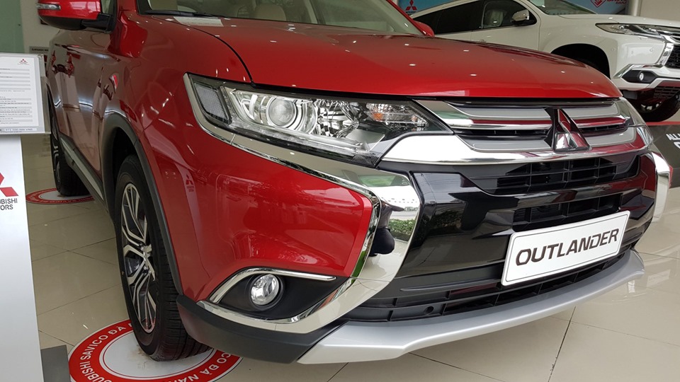 Bán xe Mitsubishi Outlander 2.0 CVT 2019, màu đỏ, xe nhập, giá chỉ 807 triệu, liên hệ Loan Anh: 0898.500.040-2