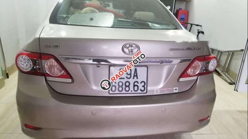 Cần bán Toyota Corolla altis sản xuất năm 2013, màu vàng chính chủ-1