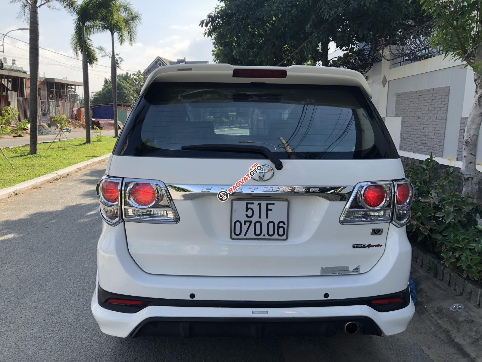 Bán Toyota Fortuner Sportivo AT model 2016, màu trắng-2