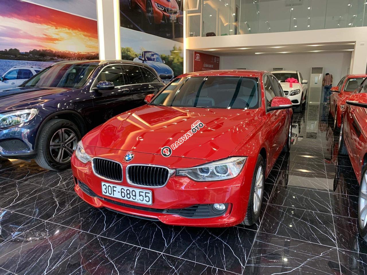 BMW 3 Series 320i đời 2014 màu đỏ, nội thất kem-0