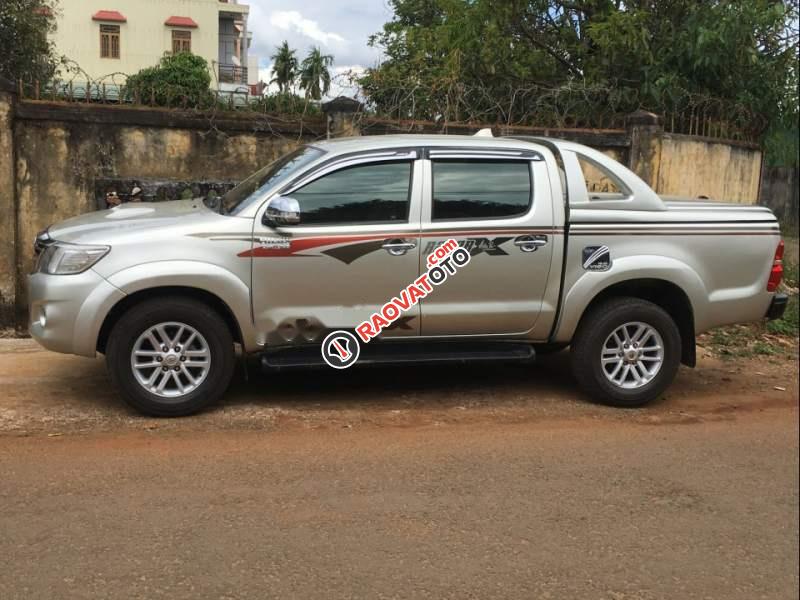 Bán Toyota Hilux 3.0G năm 2011, màu bạc, nhập khẩu-0