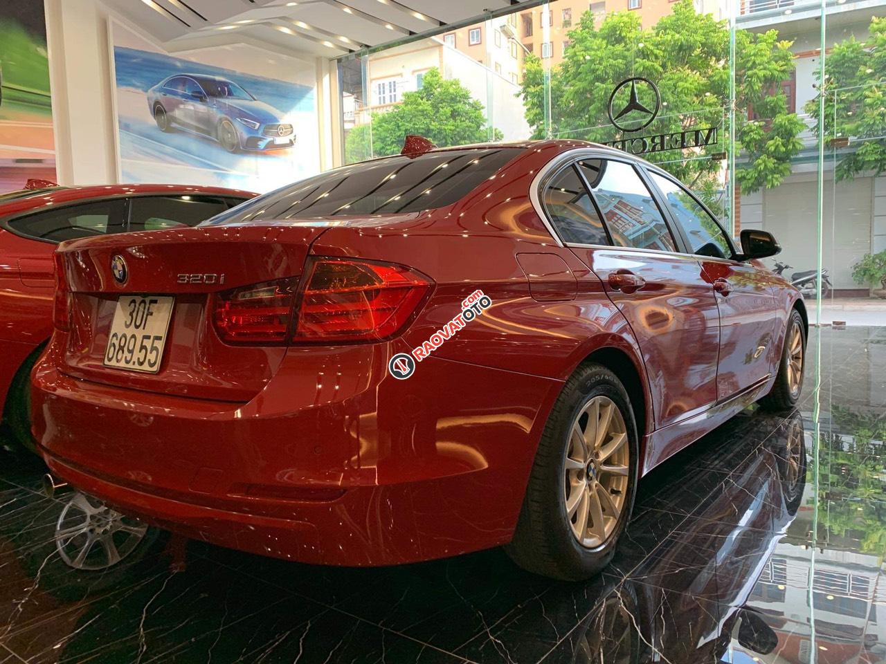 BMW 3 Series 320i đời 2014 màu đỏ, nội thất kem-2