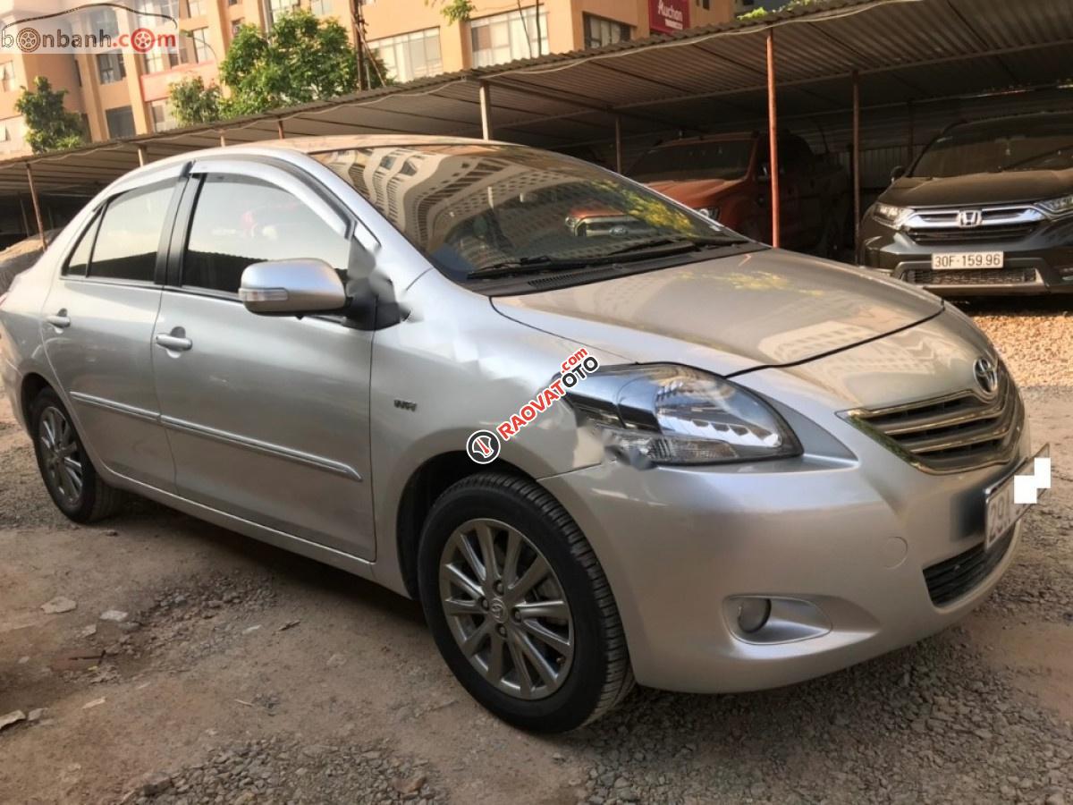 Bán ô tô Toyota Vios G 2013, màu bạc xe gia đình -0