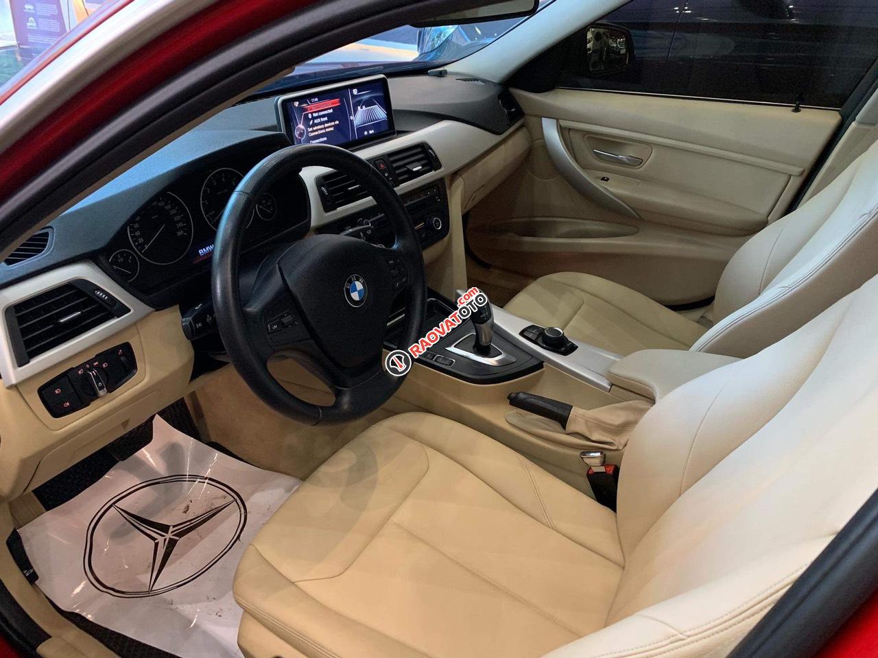 BMW 3 Series 320i đời 2014 màu đỏ, nội thất kem-5