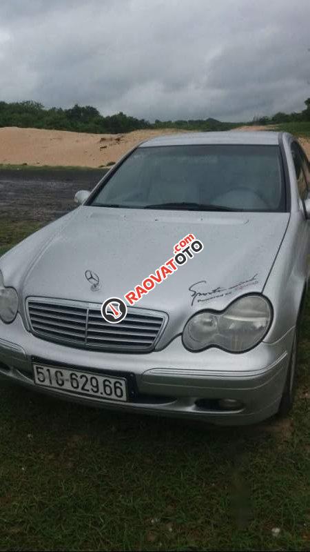 Gia đình bán Mercedes C200 đời 2001, màu bạc, xe nhập-4
