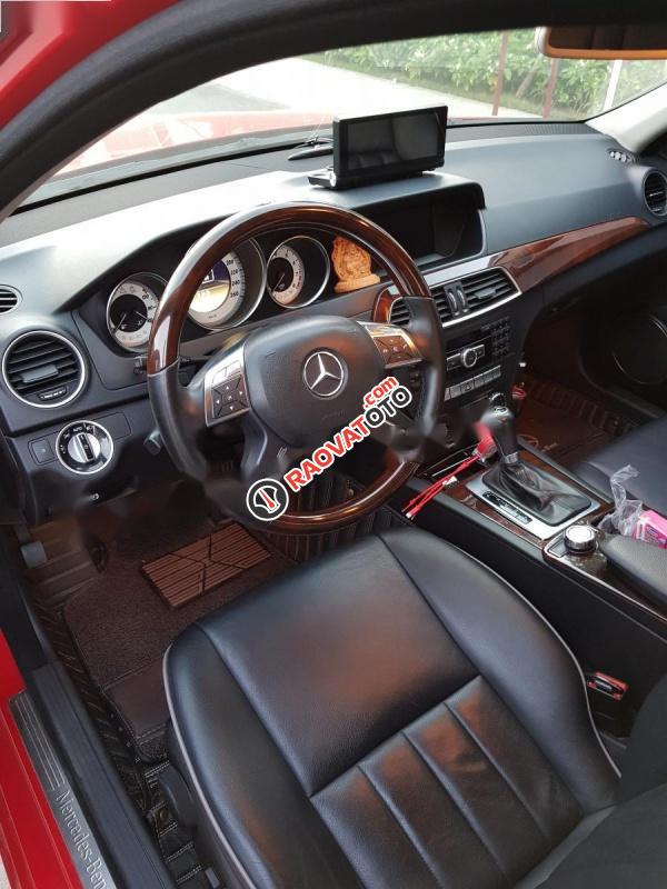 Cần bán Mercedes C250 đời 2011, màu đỏ, giá tốt-3